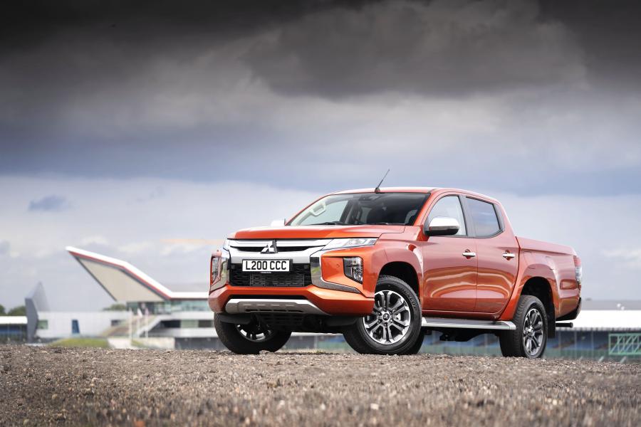  Mitsubishi L200 Barbarian X Double Cab 2019 года  (UK) (фото 39 из 40)